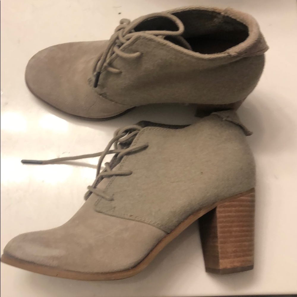 TOMS 6.5 2 inch heels. Worn once